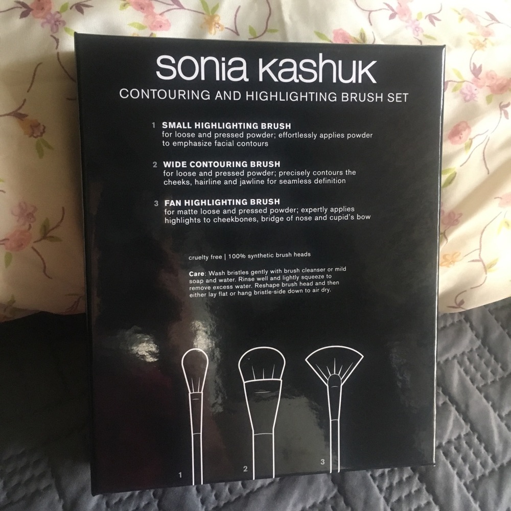 Brand new contour and highlight brush set - Picture 2 of 2